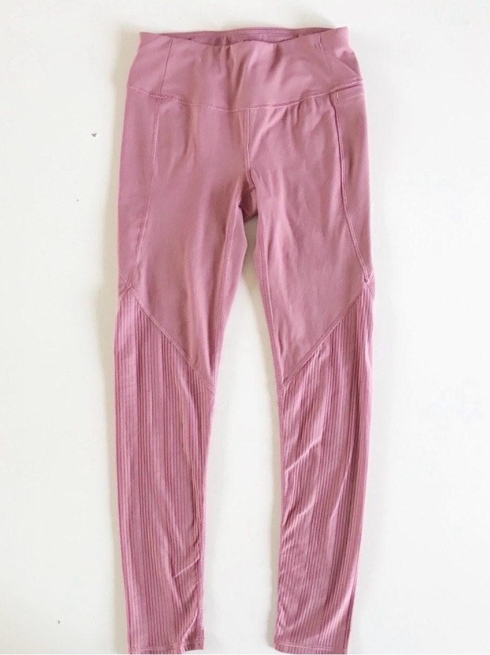 Calia Workout Cropped Leggings by Carrie
Underwood in Dusty Pink Size XS